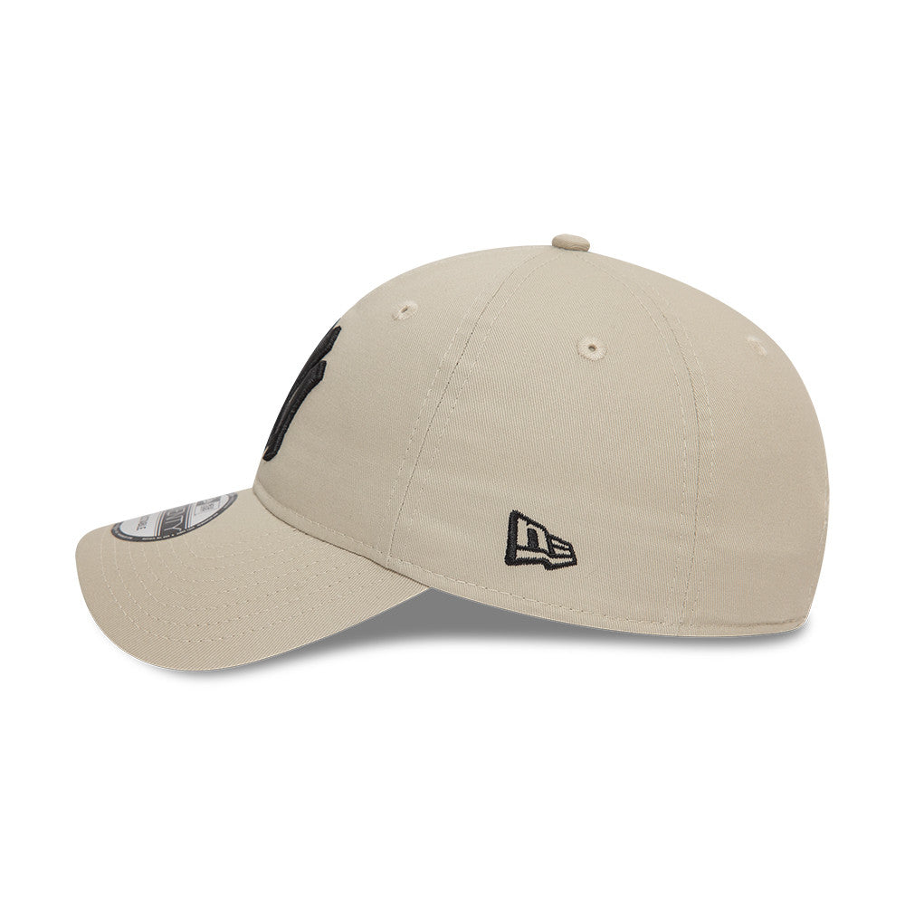 New York Yankees cap, black logo, New Era, 9TWENTY, essential, beige