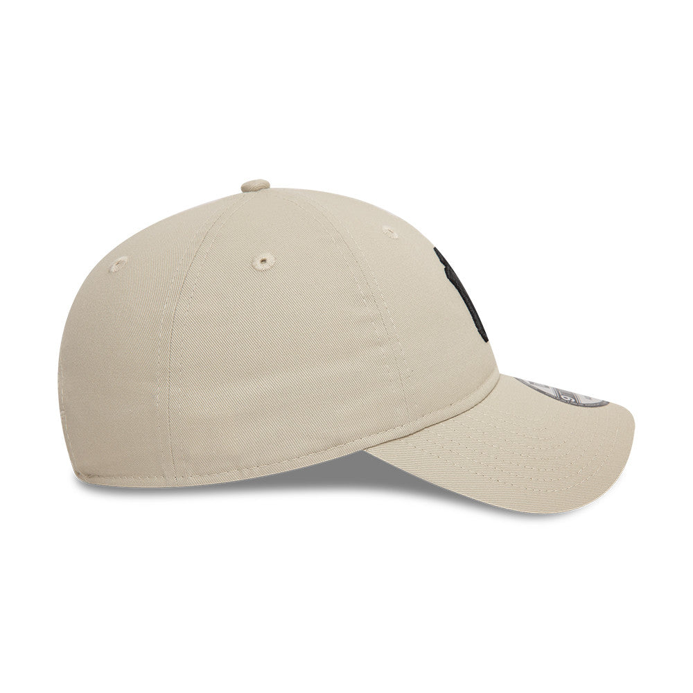 New York Yankees cap, black logo, New Era, 9TWENTY, essential, beige