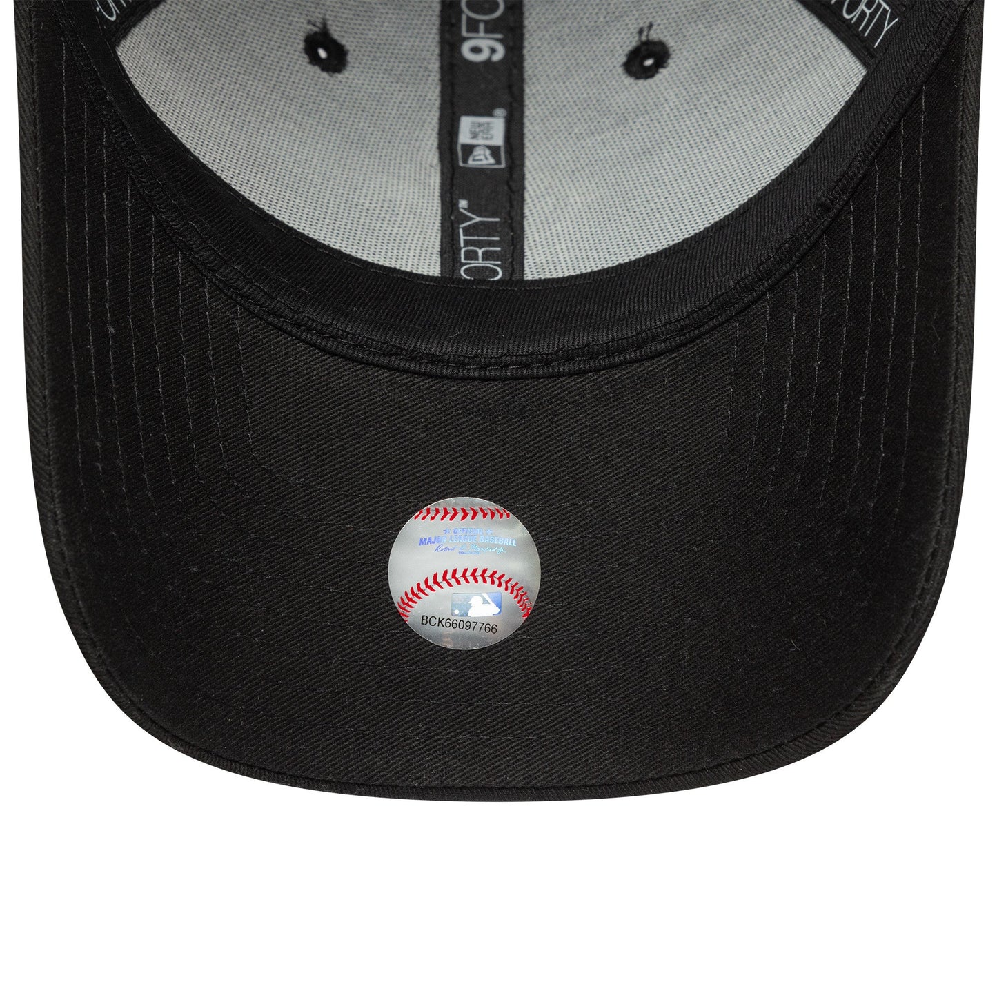 New York Yankees cap, TEAM OUTLINE, New Era, 9FORTY, outline, black